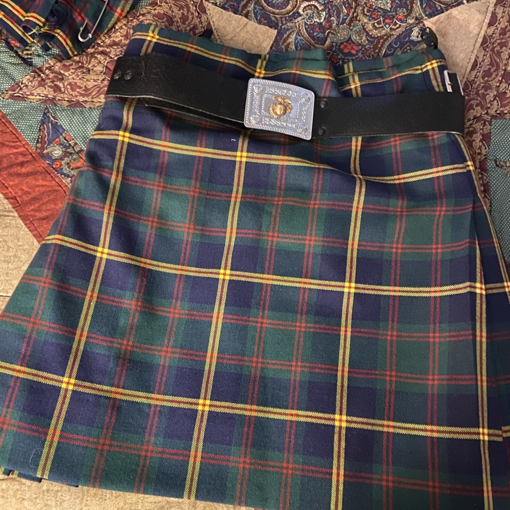 Leatherneck wool tartan kilt with belt. Size 36 but adjusts